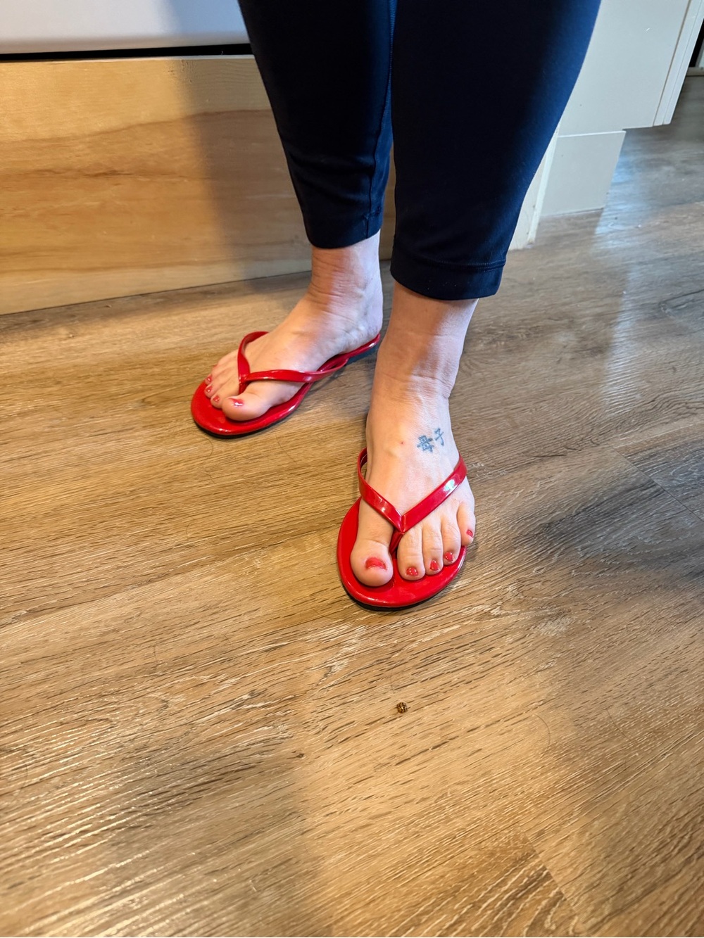 Women’s Red Patent Flip-Flop Sandals - Sleek Summer Thong